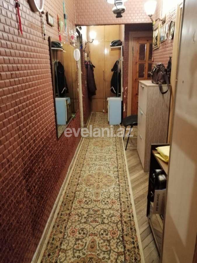 Satılır, köhnə tikili, 2 otaqlı, 60 m², Bakı, Binəqədi r, 8-ci mikrorayon q, Azadlıq prospekti m.
