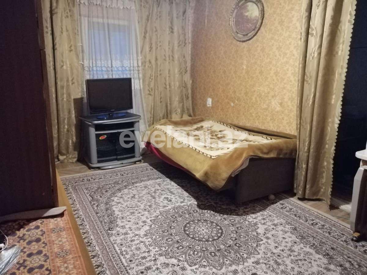 Satılır, köhnə tikili, 2 otaqlı, 60 m², Bakı, Binəqədi r, 8-ci mikrorayon q, Azadlıq prospekti m.