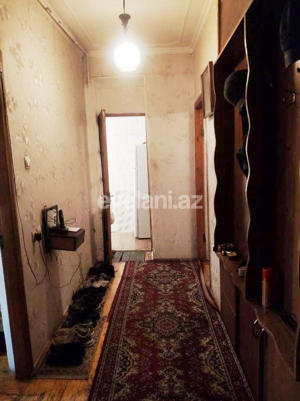 Satılır, köhnə tikili, 3 otaqlı, 60 m², Bakı, Nizami r, 8-ci kilometr q, Neftçilər m.