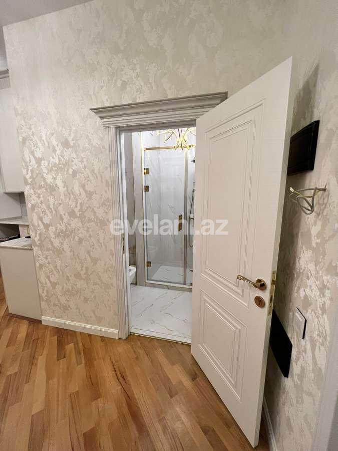 Satılır, yeni tikili, 2 otaqlı, 70 m², Bakı, Nizami r, Qara Qarayev m.