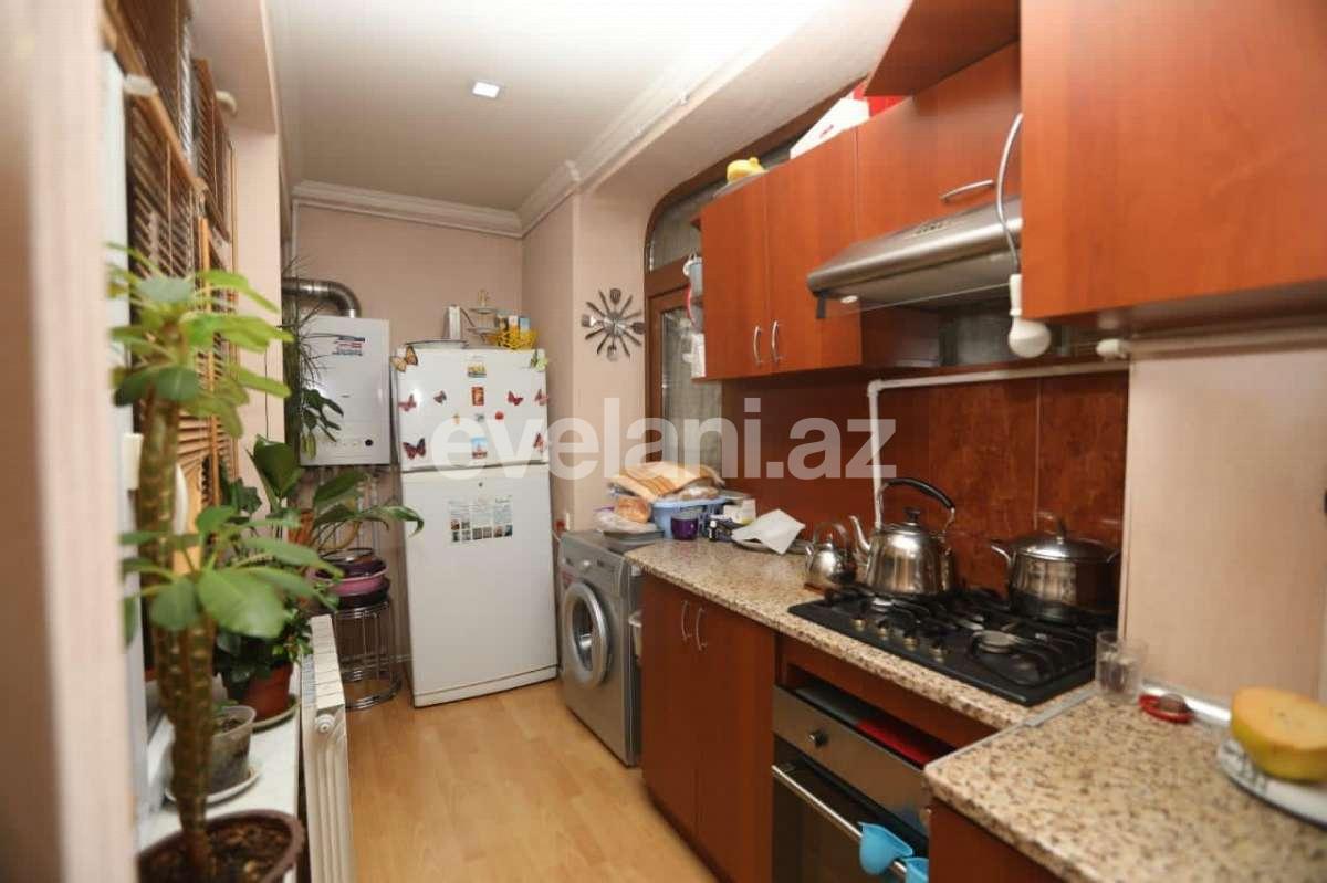 Satılır, köhnə tikili, 3 otaqlı, 70 m², Bakı, Yasamal r, Nizami m.