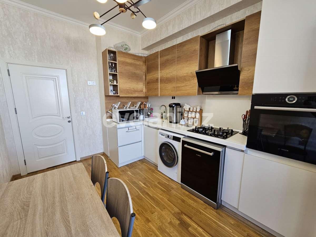 Satılır, yeni tikili, 3 otaqlı, 110 m², Bakı, Nizami r, Qara Qarayev m.