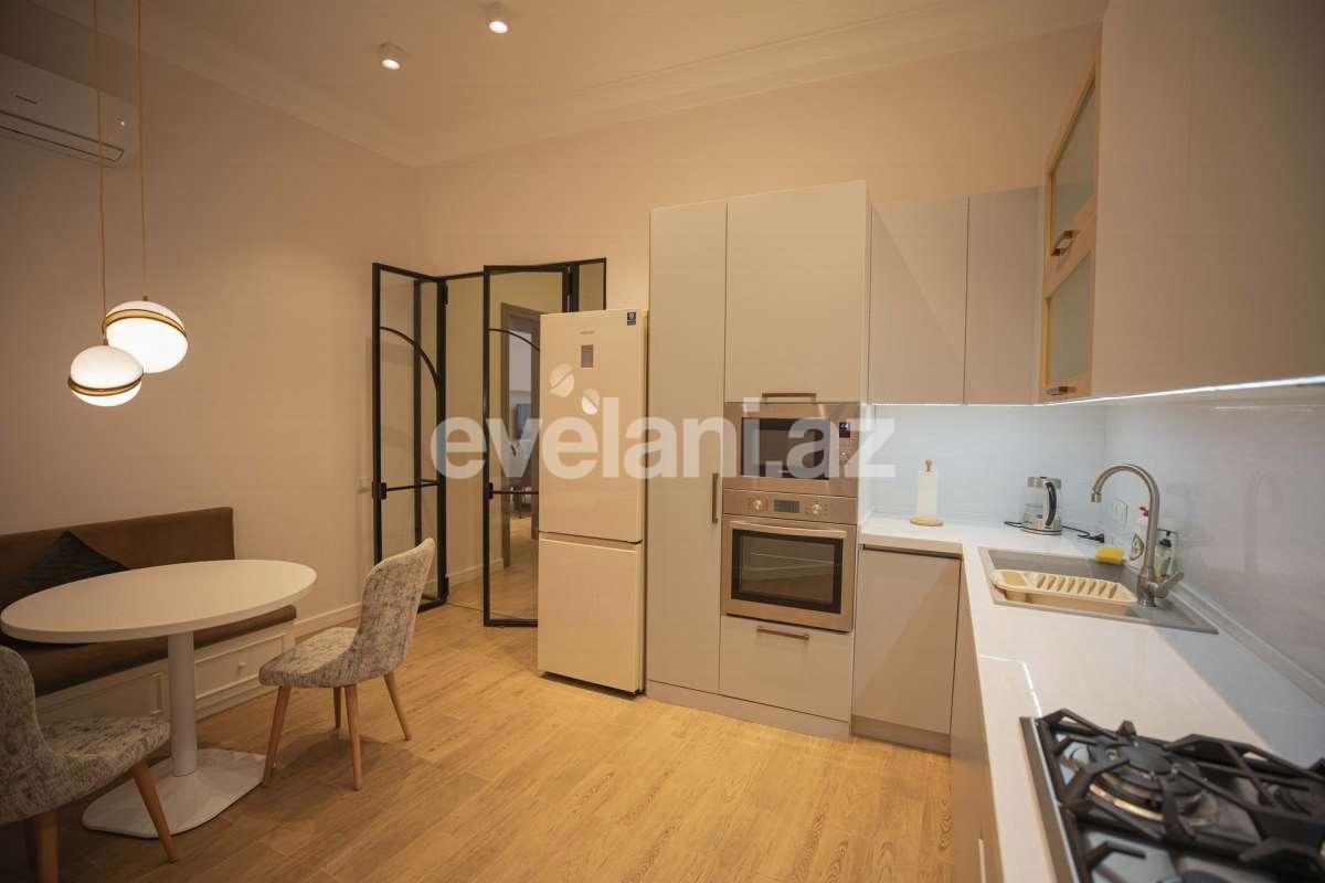 Rent, old building, 3 room, 120 m², Baku, Sabail r, Sahil m.