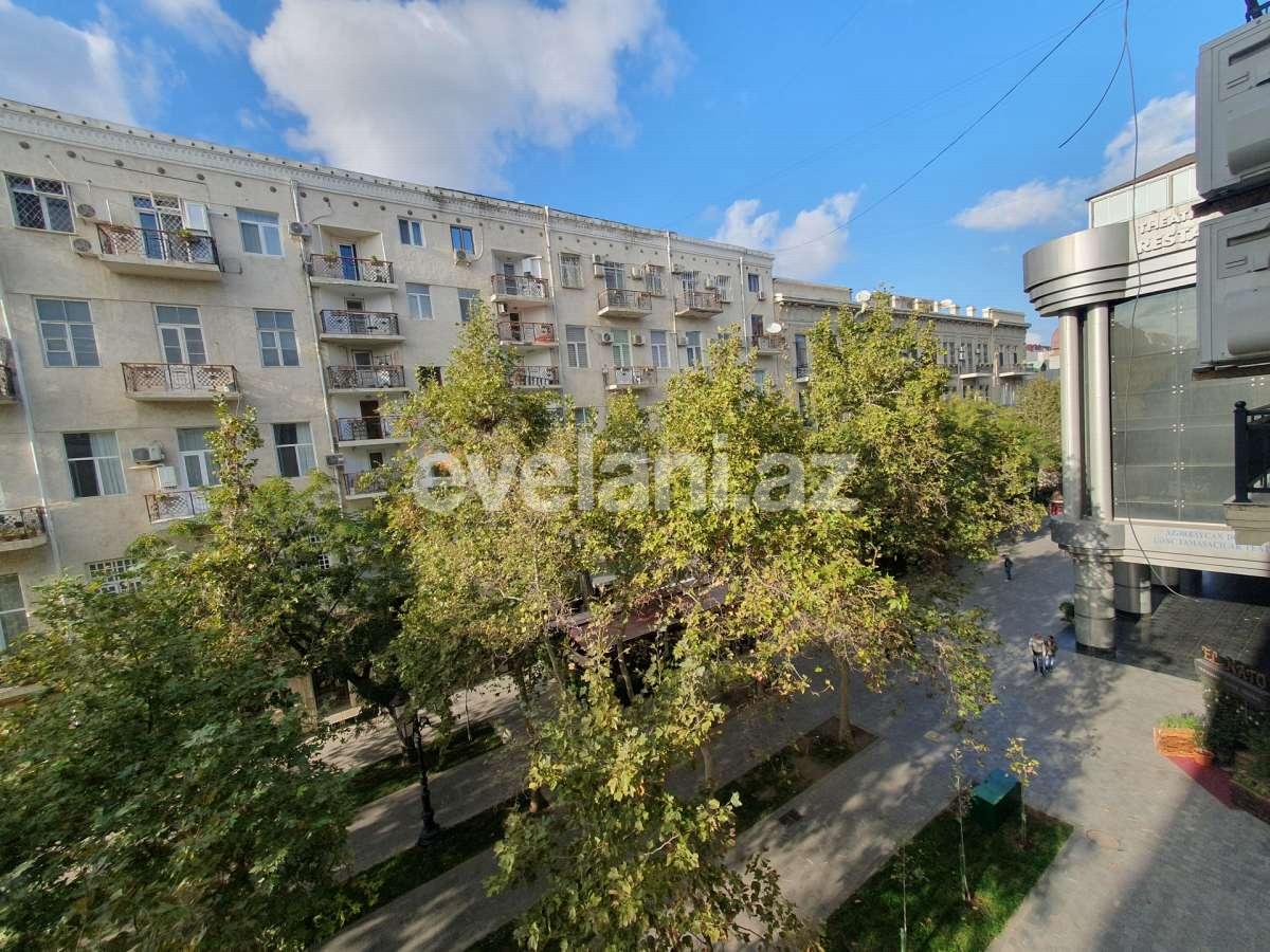 Rent, old building, 3 room, 120 m², Baku, Sabail r, Sahil m.