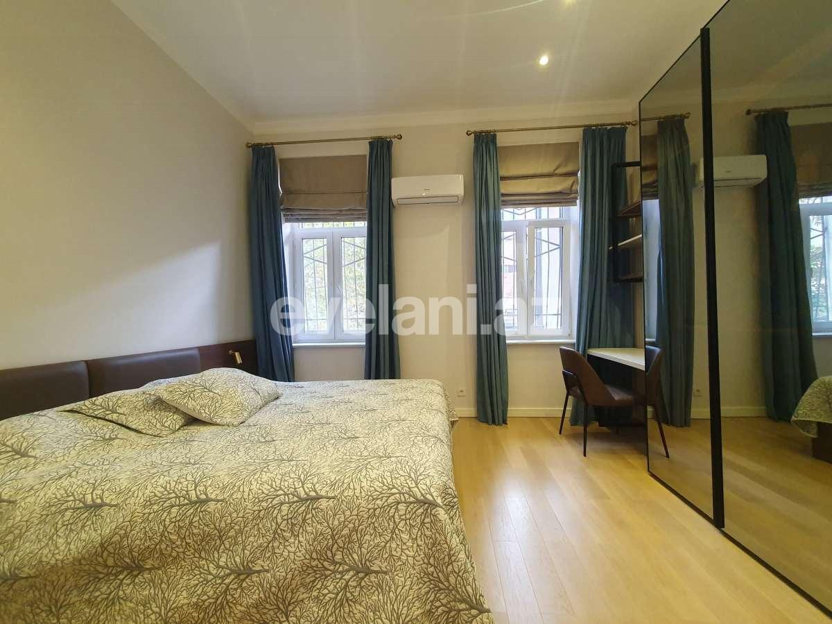 Rent, old building, 3 room, 120 m², Baku, Sabail r, Sahil m.