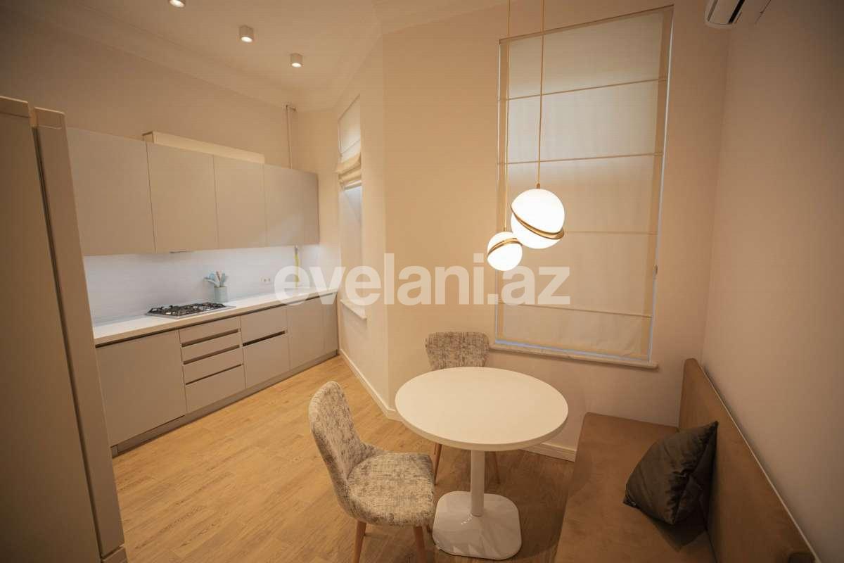 Rent, old building, 3 room, 120 m², Baku, Sabail r, Sahil m.