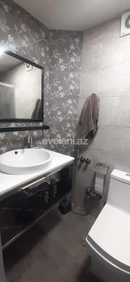 Satılır, köhnə tikili, 3 otaqlı, 70 m², Bakı, Nəsimi r, Memar Əcəmi m.