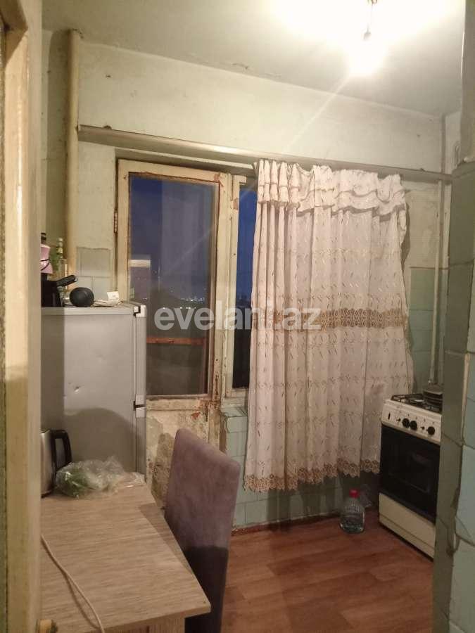 Satılır, köhnə tikili, 2 otaqlı, 63 m², Bakı, Binəqədi r, 8-ci mikrorayon q, Azadlıq prospekti m.
