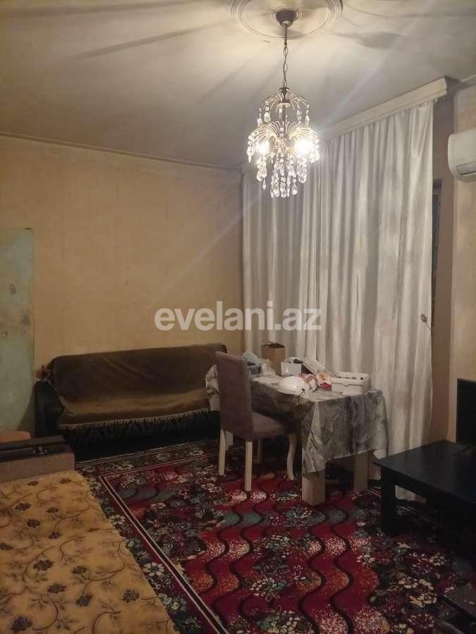 Satılır, köhnə tikili, 2 otaqlı, 63 m², Bakı, Binəqədi r, 8-ci mikrorayon q, Azadlıq prospekti m.