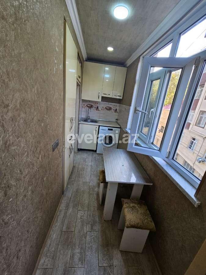 Satılır, köhnə tikili, 4 otaqlı, 54 m², Bakı, Binəqədi r, 8-ci mikrorayon q, Azadlıq prospekti m.