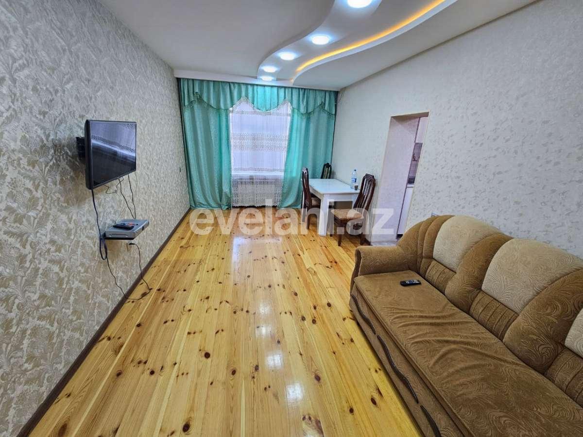 Satılır, köhnə tikili, 4 otaqlı, 54 m², Bakı, Binəqədi r, 8-ci mikrorayon q, Azadlıq prospekti m.