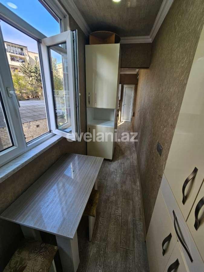 Satılır, köhnə tikili, 4 otaqlı, 54 m², Bakı, Binəqədi r, 8-ci mikrorayon q, Azadlıq prospekti m.