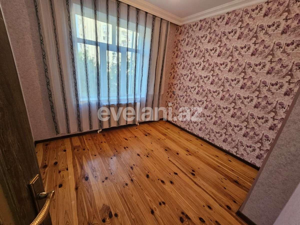 Satılır, köhnə tikili, 4 otaqlı, 54 m², Bakı, Binəqədi r, 8-ci mikrorayon q, Azadlıq prospekti m.