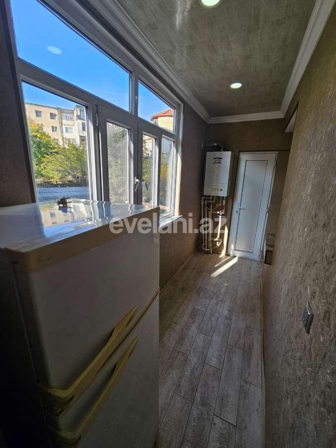 Satılır, köhnə tikili, 4 otaqlı, 54 m², Bakı, Binəqədi r, 8-ci mikrorayon q, Azadlıq prospekti m.