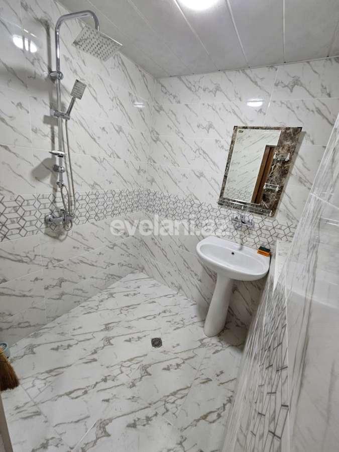 Satılır, köhnə tikili, 4 otaqlı, 54 m², Bakı, Binəqədi r, 8-ci mikrorayon q, Azadlıq prospekti m.