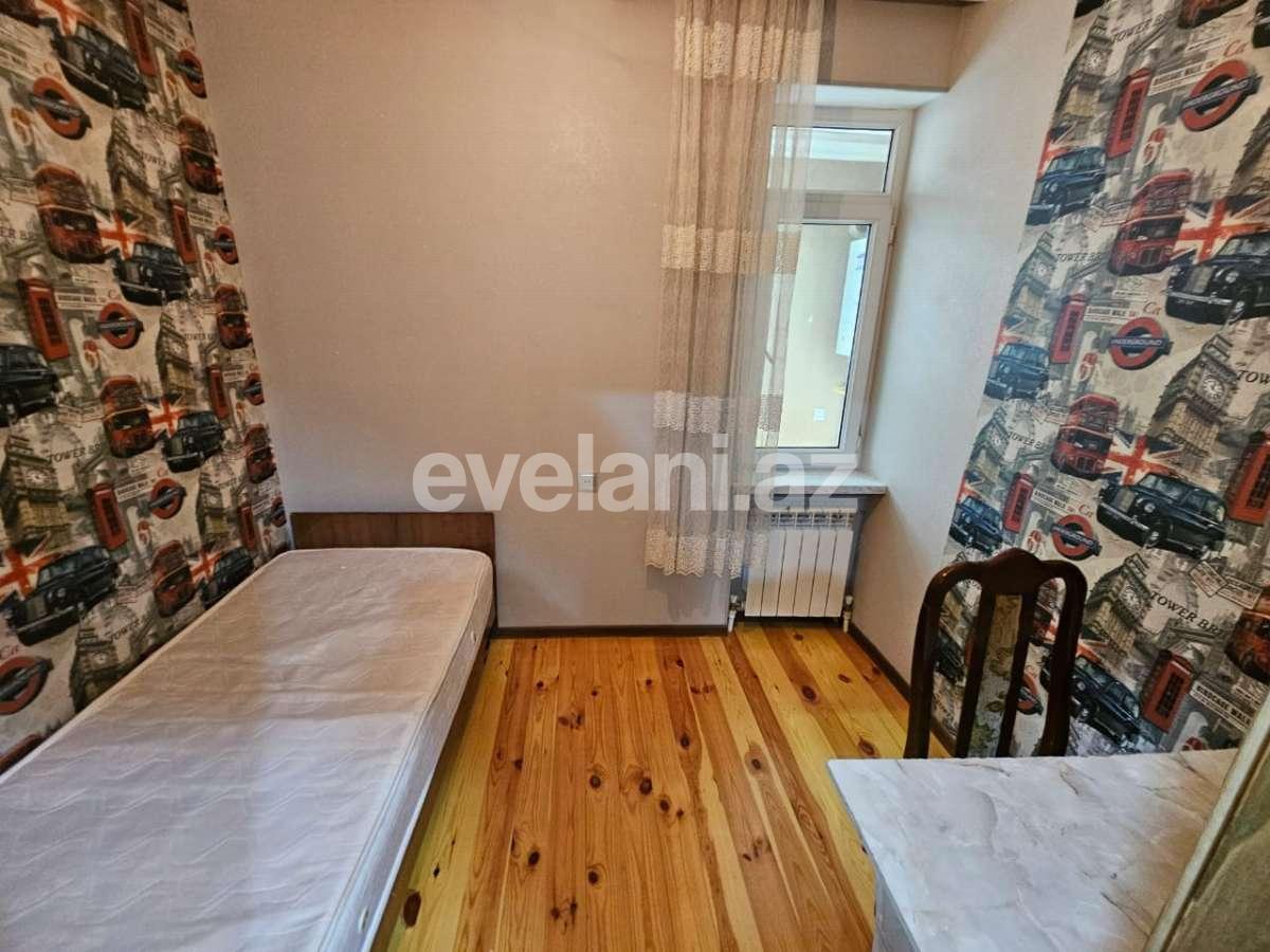 Satılır, köhnə tikili, 4 otaqlı, 54 m², Bakı, Binəqədi r, 8-ci mikrorayon q, Azadlıq prospekti m.