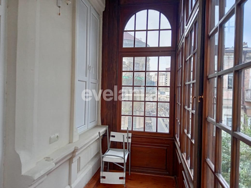 Kirayə verilir, köhnə tikili, 4 otaqlı, 170 m², Bakı, Səbail r, Sahil m.