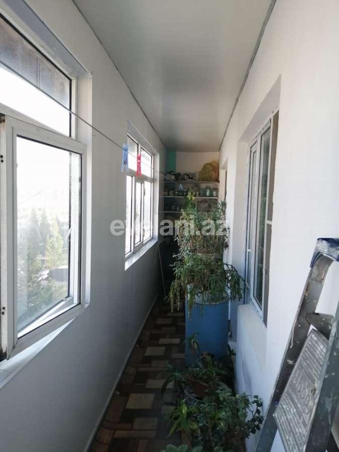 Sale, old building, 4 room, 95 m², Baku, Binagadi r, 8-th microdistrict d, Azadlig prospekti m.