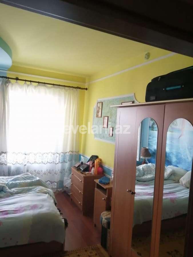 Sale, old building, 4 room, 95 m², Baku, Binagadi r, 8-th microdistrict d, Azadlig prospekti m.