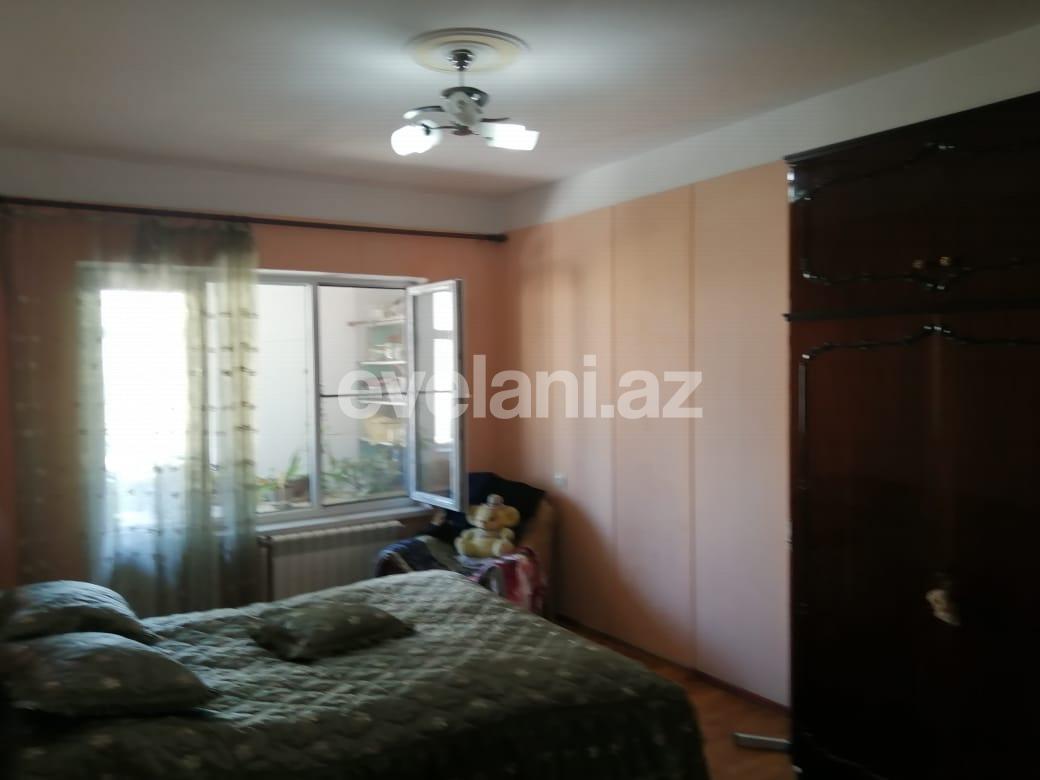 Sale, old building, 4 room, 95 m², Baku, Binagadi r, 8-th microdistrict d, Azadlig prospekti m.