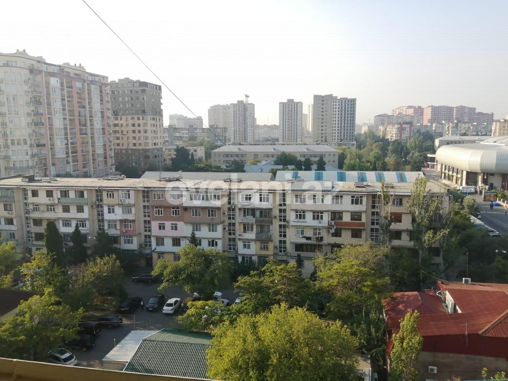 Sale, old building, 4 room, 95 m², Baku, Binagadi r, 8-th microdistrict d, Azadlig prospekti m.