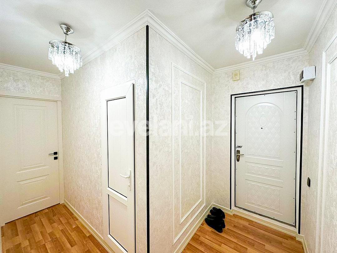 Satılır, köhnə tikili, 3 otaqlı, 50 m², Bakı, Nizami r, 8-ci kilometr q, Xalqlar Dostluğu m.