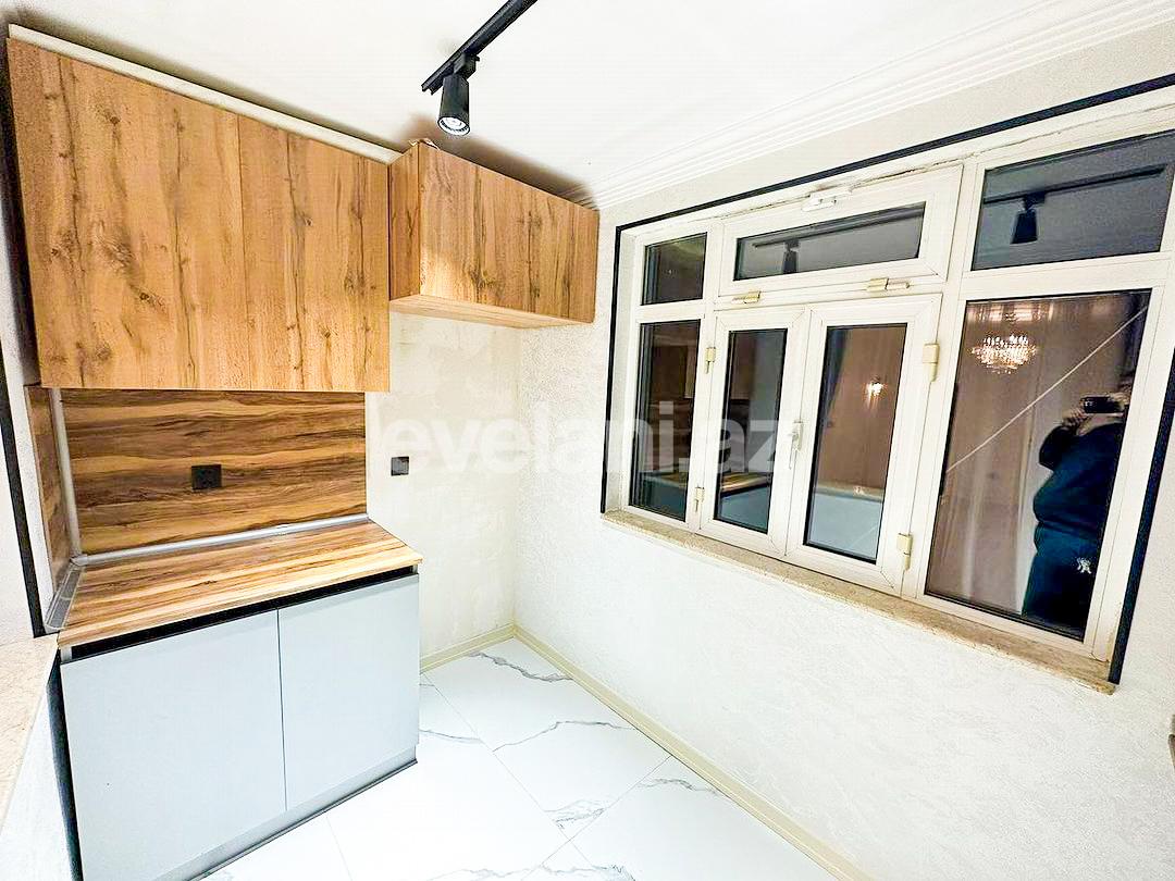 Satılır, köhnə tikili, 3 otaqlı, 50 m², Bakı, Nizami r, 8-ci kilometr q, Xalqlar Dostluğu m.