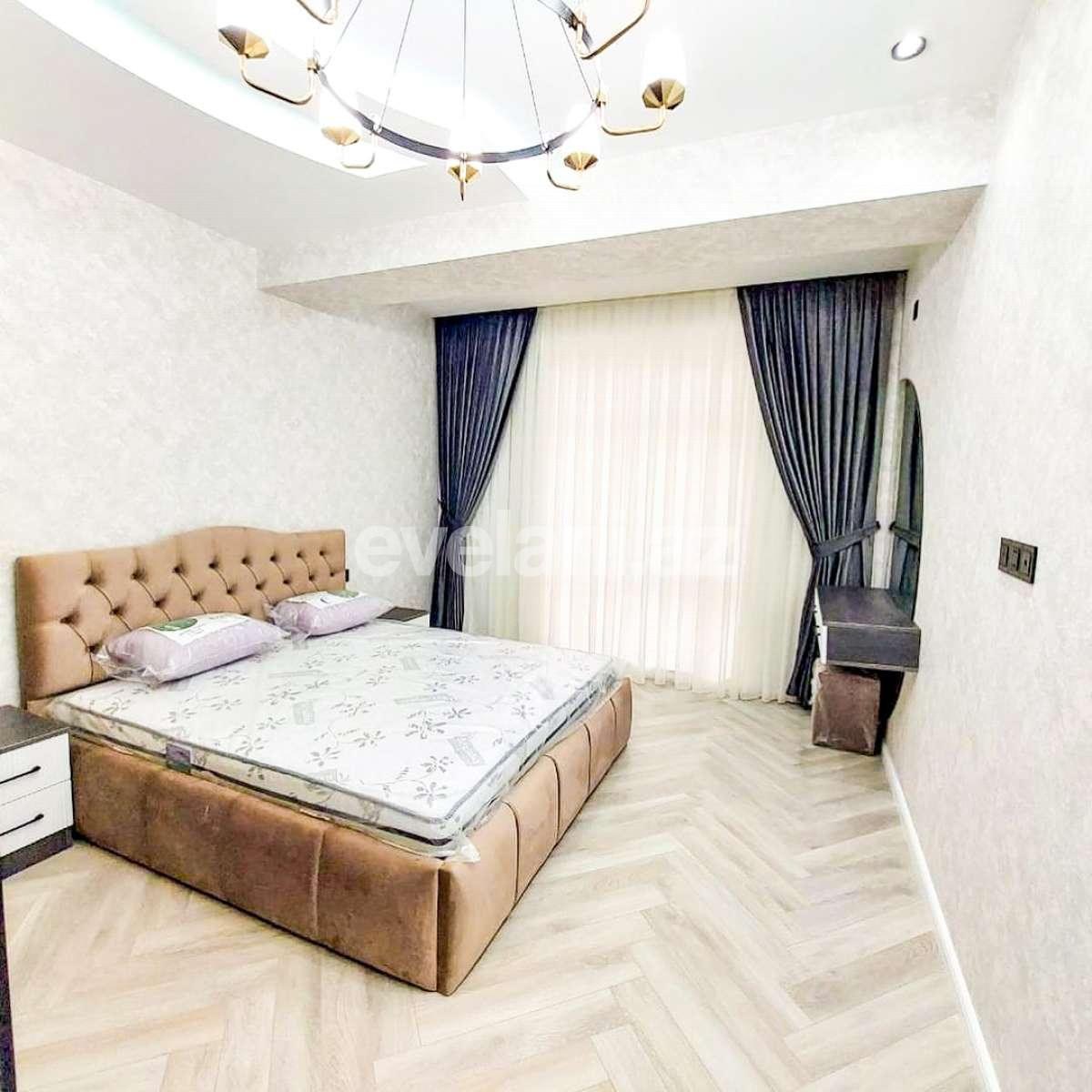 Satılır, yeni tikili, 3 otaqlı, 128 m², Bakı, Nizami r, Qara Qarayev m.