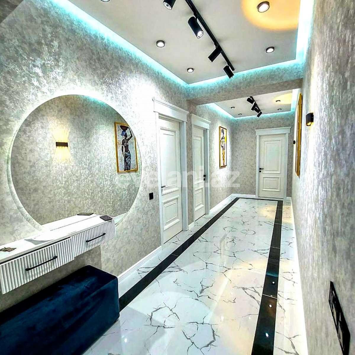 Satılır, yeni tikili, 3 otaqlı, 128 m², Bakı, Nizami r, Qara Qarayev m.