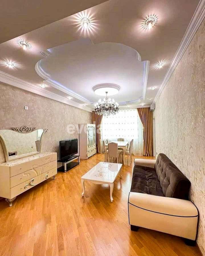 Satılır, yeni tikili, 2 otaqlı, 90 m², Bakı, Nizami r, Neftçilər m.