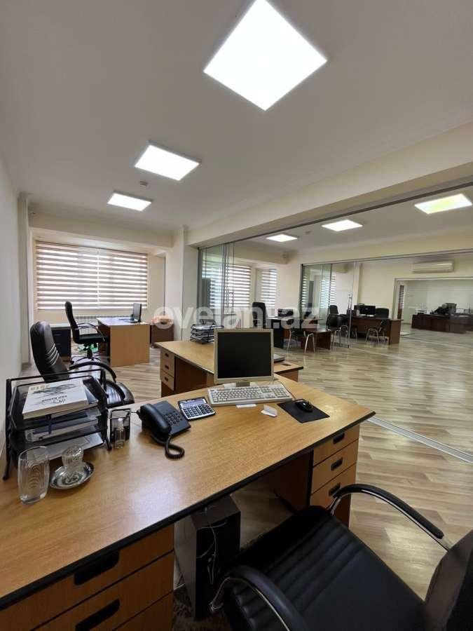 Kirayə verilir, ofis, 12 otaqlı, 400 m², Bakı, Yasamal r, Elmlər Akademiyası m.
