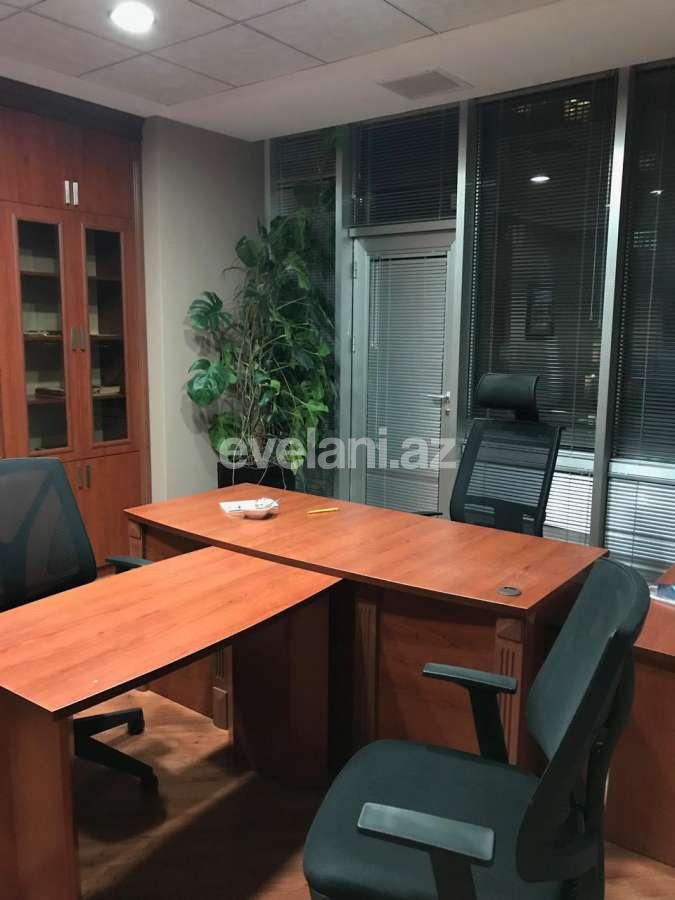 Kirayə verilir, ofis, 4 otaqlı, 149.98 m², Bakı, Yasamal r, Elmlər Akademiyası m.