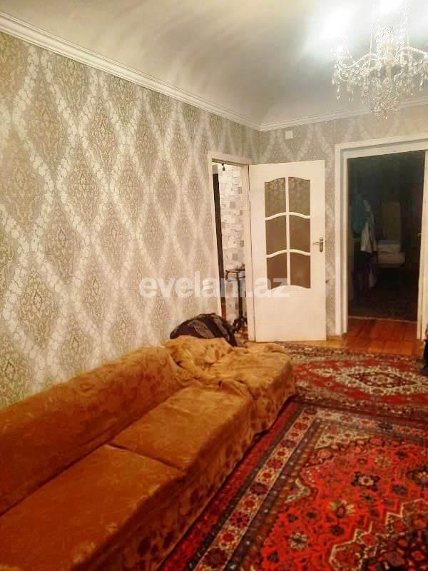Satılır, köhnə tikili, 3 otaqlı, 70 m², Bakı, Nizami r, 8-ci kilometr q, Neftçilər m.
