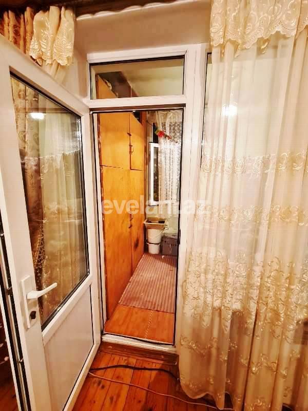 Satılır, köhnə tikili, 3 otaqlı, 70 m², Bakı, Nizami r, 8-ci kilometr q, Neftçilər m.