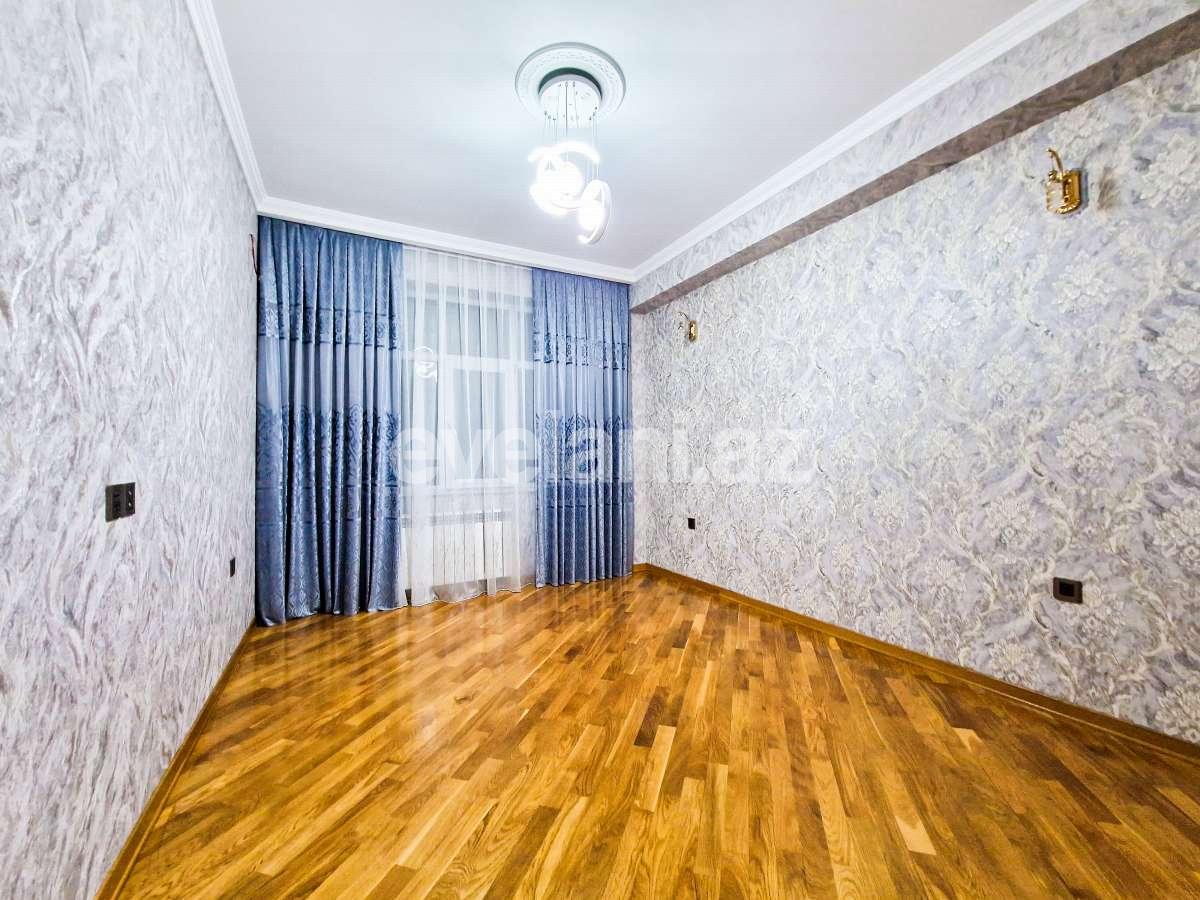 Satılır, yeni tikili, 3 otaqlı, 130 m², Bakı, Nizami r, Neftçilər m.