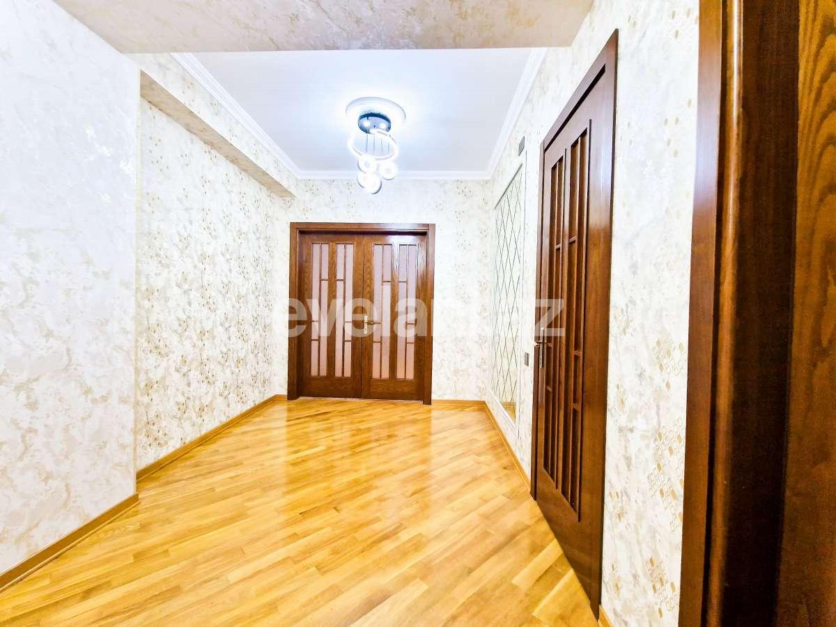 Satılır, yeni tikili, 3 otaqlı, 130 m², Bakı, Nizami r, Neftçilər m.