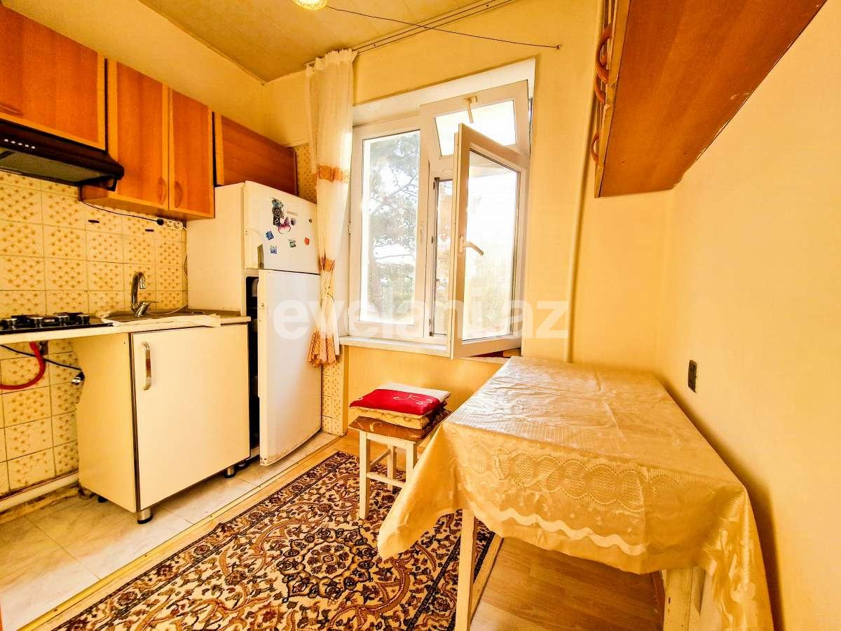Satılır, köhnə tikili, 2 otaqlı, 50 m², Bakı, Nizami r, Neftçilər m.