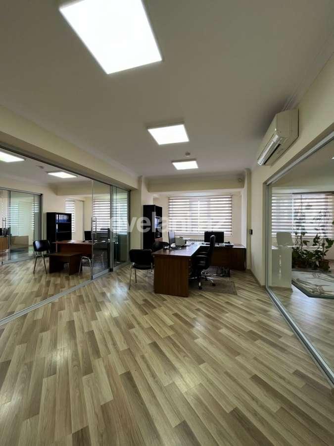 Rent, office, 8 room, 400 m², Baku, Yasamal r, Elmlar Akademiyası m.