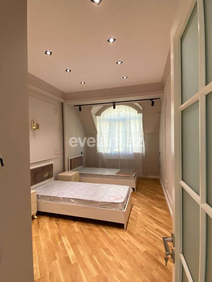 Rent, new building, 3 room, 117 m², Baku, Nasimi r.