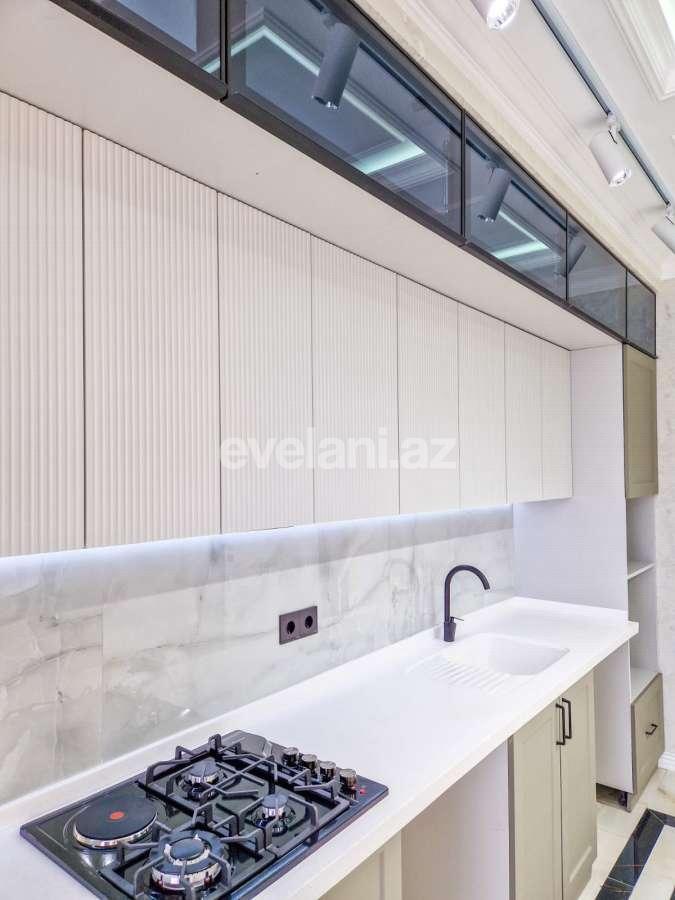Satılır, yeni tikili, 3 otaqlı, 130 m², Bakı, Nizami r, Qara Qarayev m.