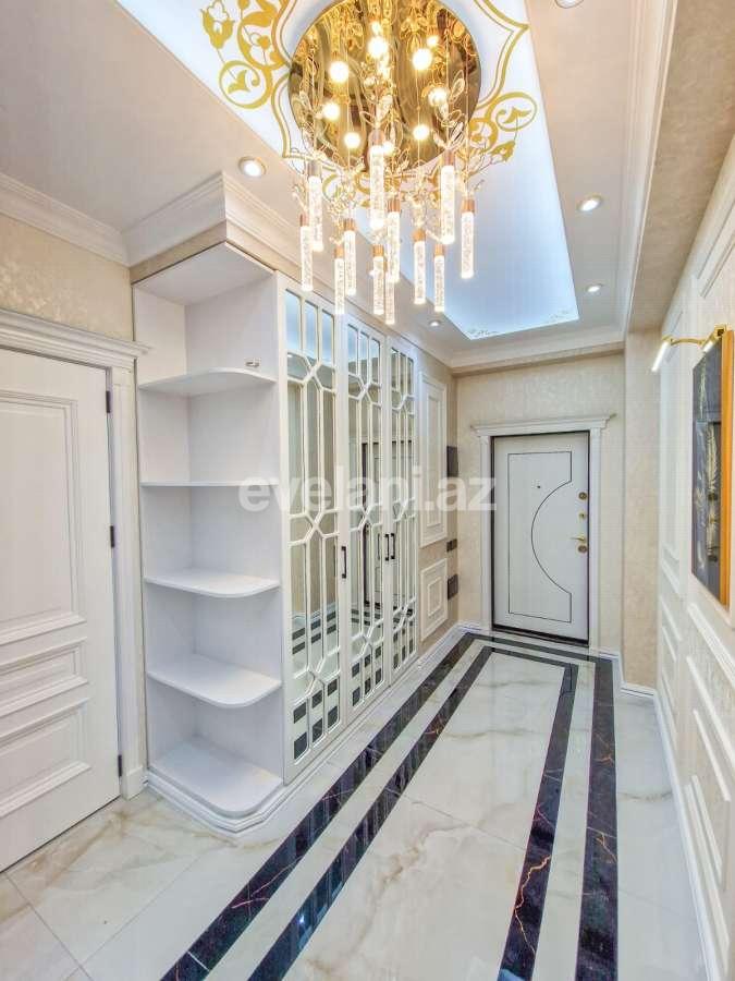 Satılır, yeni tikili, 3 otaqlı, 130 m², Bakı, Nizami r, Qara Qarayev m.