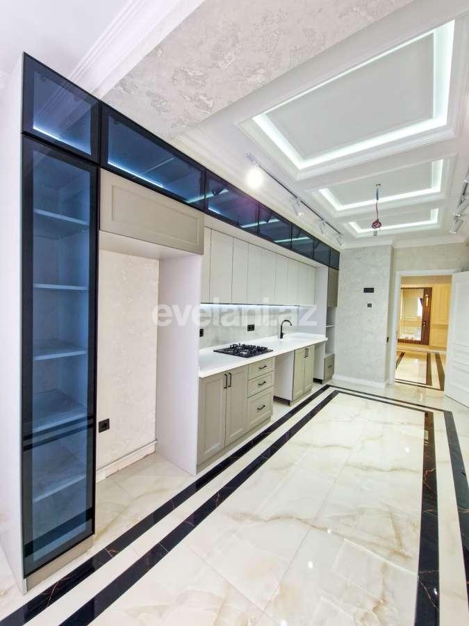 Satılır, yeni tikili, 3 otaqlı, 130 m², Bakı, Nizami r, Qara Qarayev m.