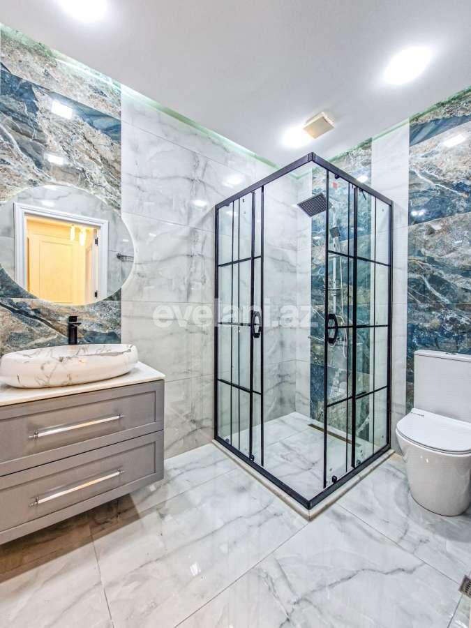 Satılır, yeni tikili, 3 otaqlı, 130 m², Bakı, Nizami r, Qara Qarayev m.