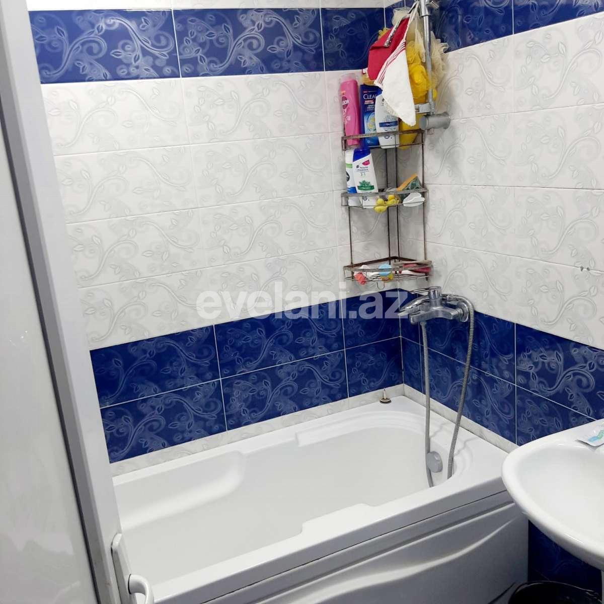 Satılır, köhnə tikili, 2 otaqlı, 70 m², Bakı, Nəsimi r, 4-cü mikrorayon q, Memar Əcəmi m.