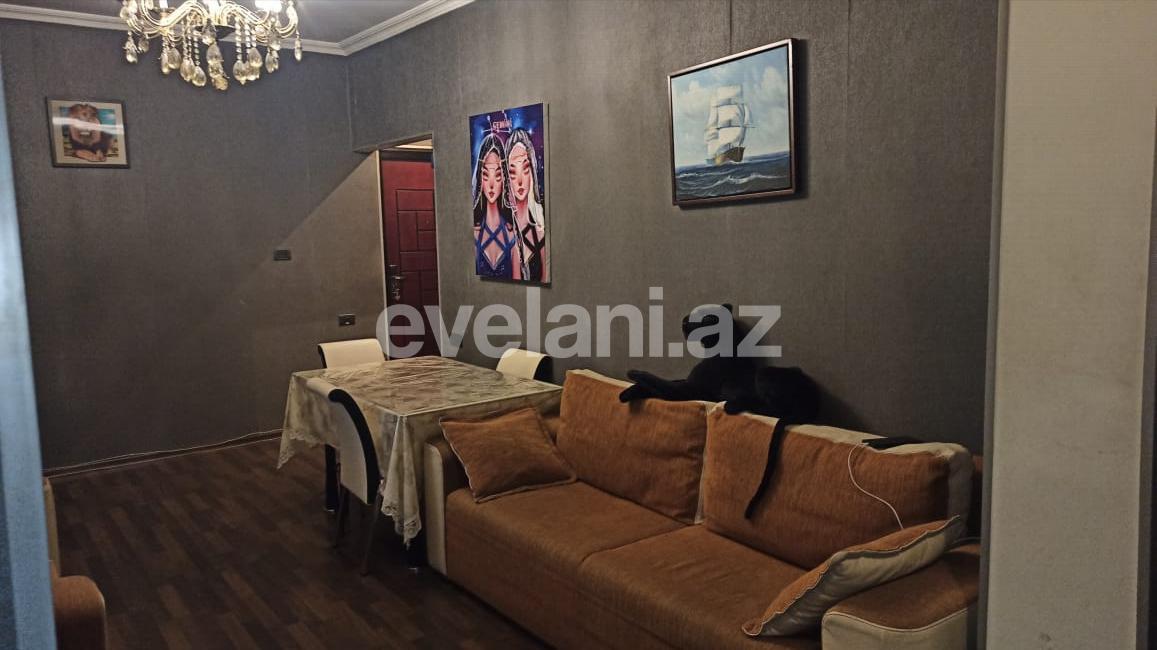Satılır, köhnə tikili, 3 otaqlı, 55 m², Bakı, Binəqədi r, 7-ci mikrorayon q, Azadlıq prospekti m.
