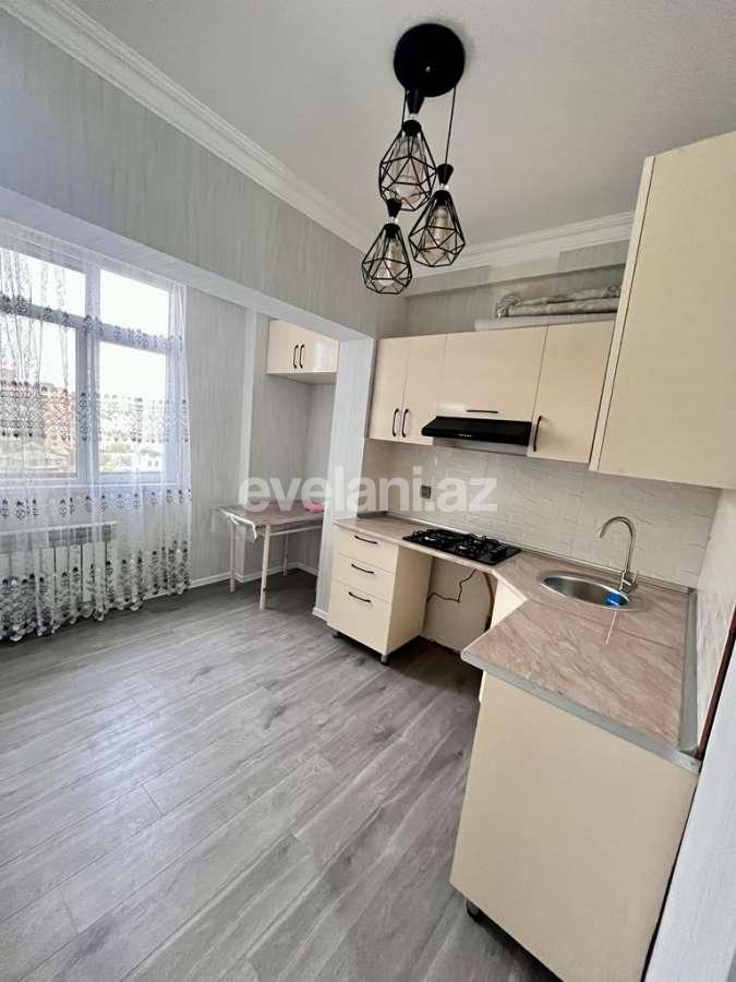 Satılır, köhnə tikili, 2 otaqlı, 46 m², Bakı, Binəqədi r, 8-ci mikrorayon q, Azadlıq prospekti m.