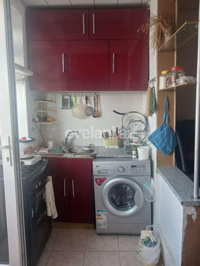 Sale, old building, 3 room, 60 m², Baku, Binagadi r, 9-th microdistrict d, 20 yanvar m.