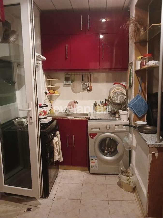 Sale, old building, 3 room, 60 m², Baku, Binagadi r, 9-th microdistrict d, 20 yanvar m.