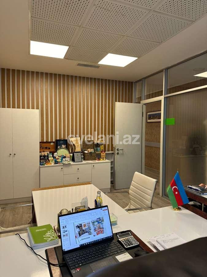 Сдаётся, офис, 4-комнаты, 130 m², Баку, Ясамальский r, Элмляр Академиясы m.