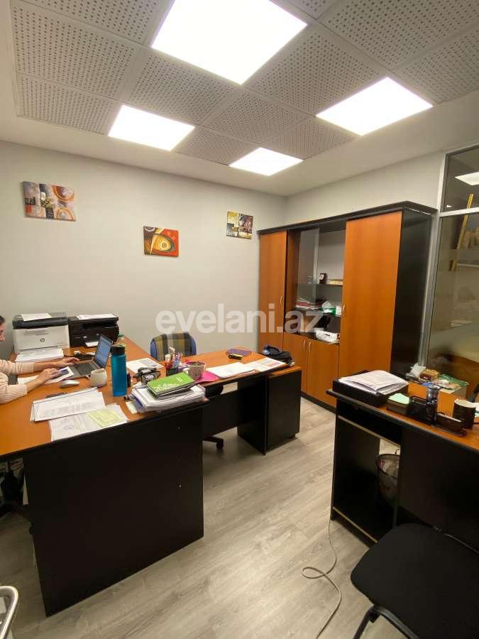 Сдаётся, офис, 4-комнаты, 130 m², Баку, Ясамальский r, Элмляр Академиясы m.